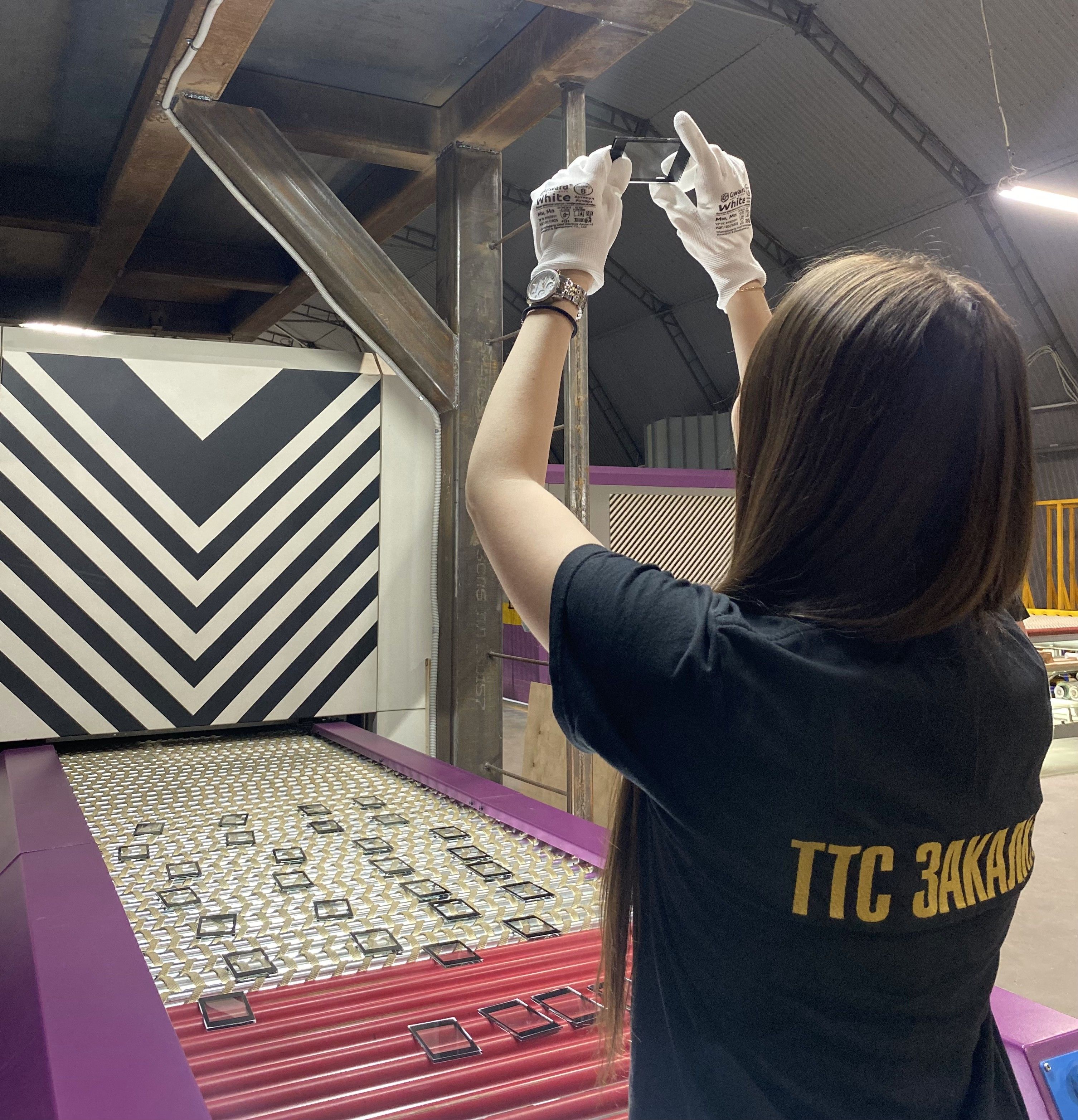 Закалённое термическим способом стекло сверхмалых размеров